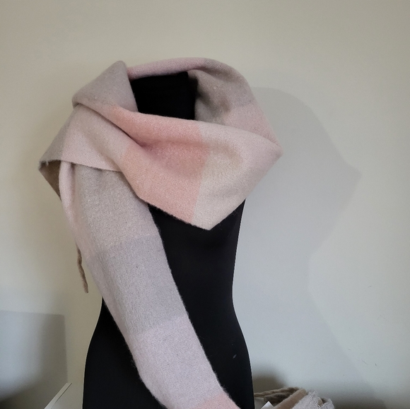 Kensie scarf - Picture 3 of 7